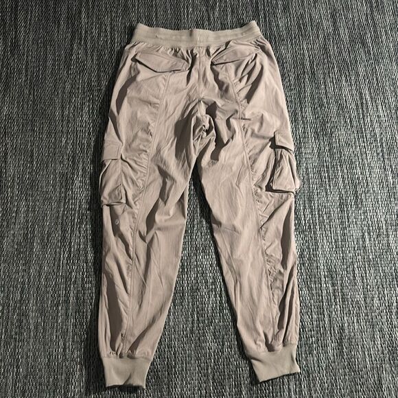 Lululemon Dance Studio Relaxed-Fit Mid-Rise Cargo Jogger - Picture 2 of 9